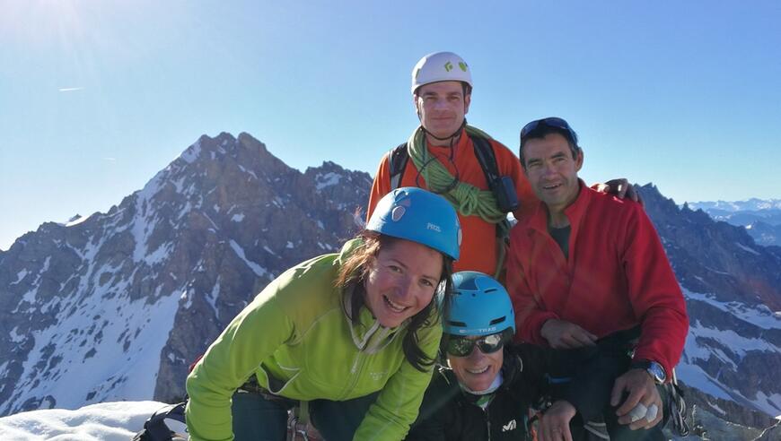 Le groupe au sommet Le groupe au sommet